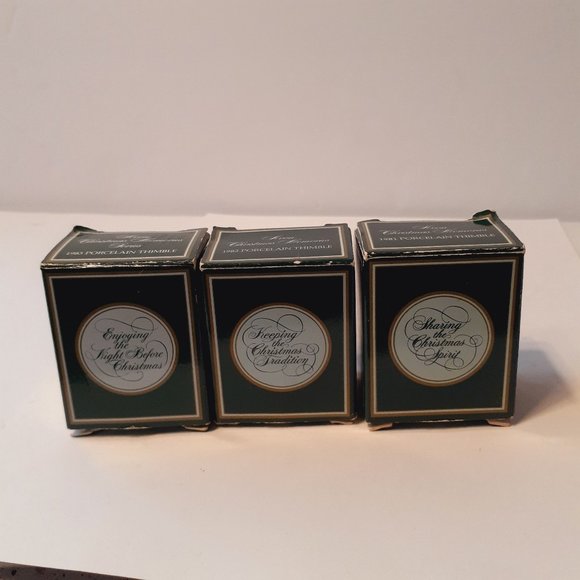 Avon Holiday Vintage 98s Avon Christmas Collector Thimble Set Of